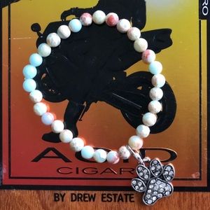 Single charm bracelet